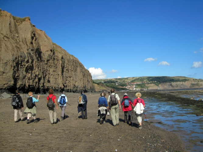 Am Strand zu Robin Hood's Bay