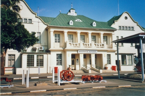 der Bahnhof